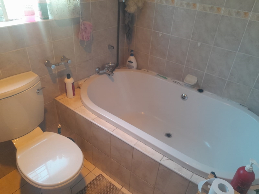 3 Bedroom Property for Sale in Oos Einde North West